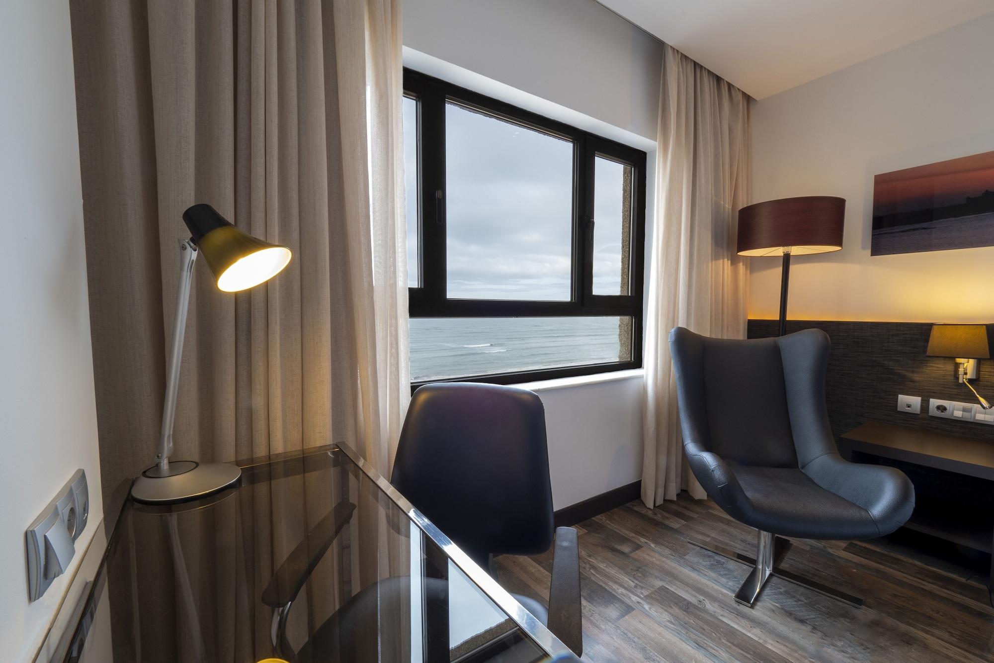 Hotel Cadiz Paseo Del Mar, Affiliated By Melia Bagian luar foto