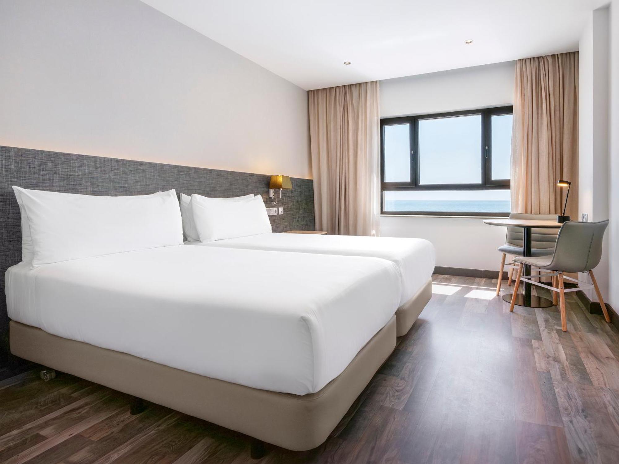 Hotel Cadiz Paseo Del Mar, Affiliated By Melia Bagian luar foto