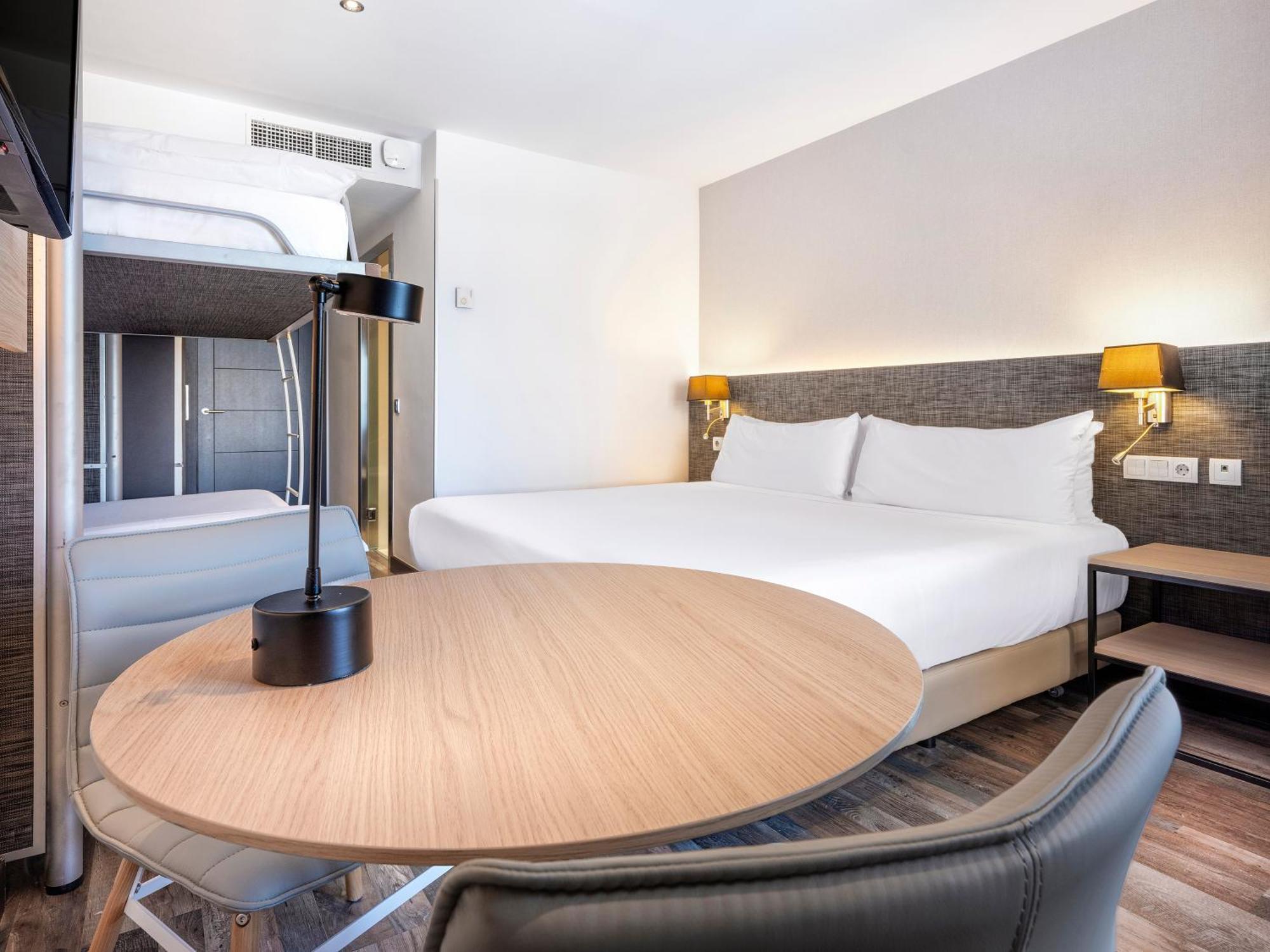 Hotel Cadiz Paseo Del Mar, Affiliated By Melia Bagian luar foto
