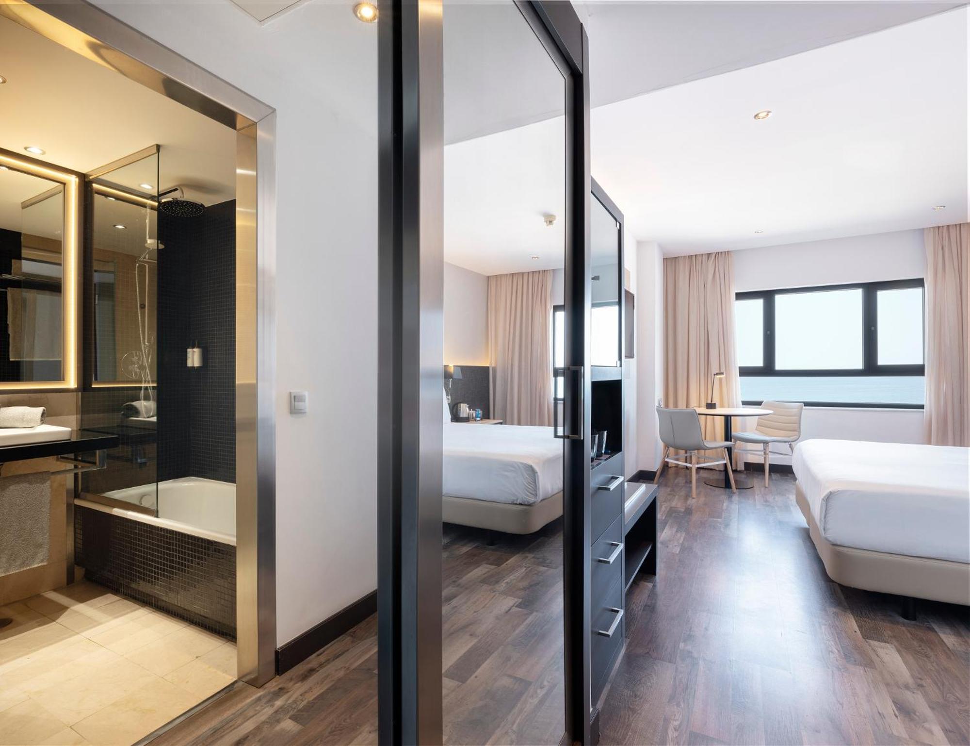Hotel Cadiz Paseo Del Mar, Affiliated By Melia Bagian luar foto