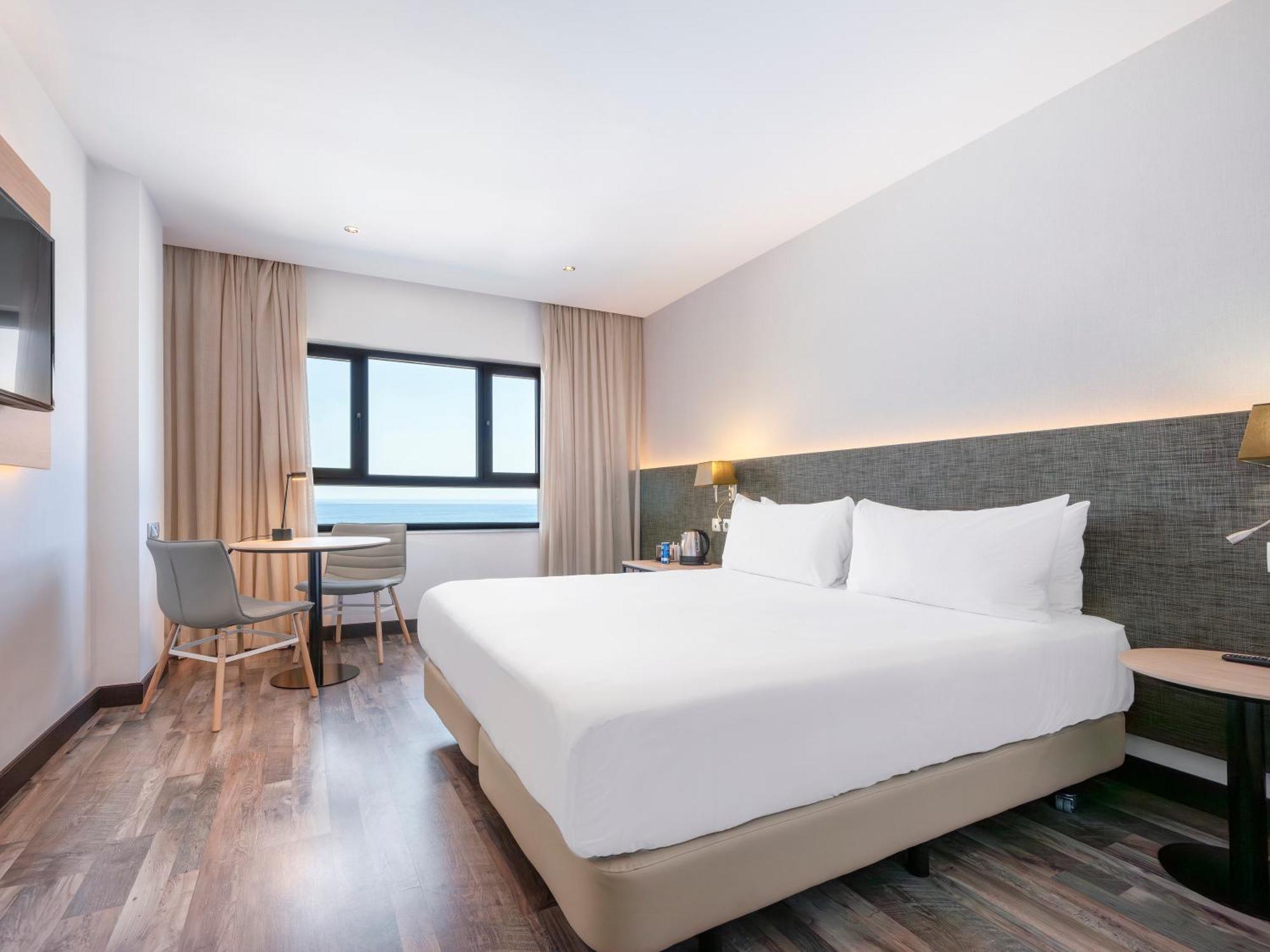 Hotel Cadiz Paseo Del Mar, Affiliated By Melia Bagian luar foto