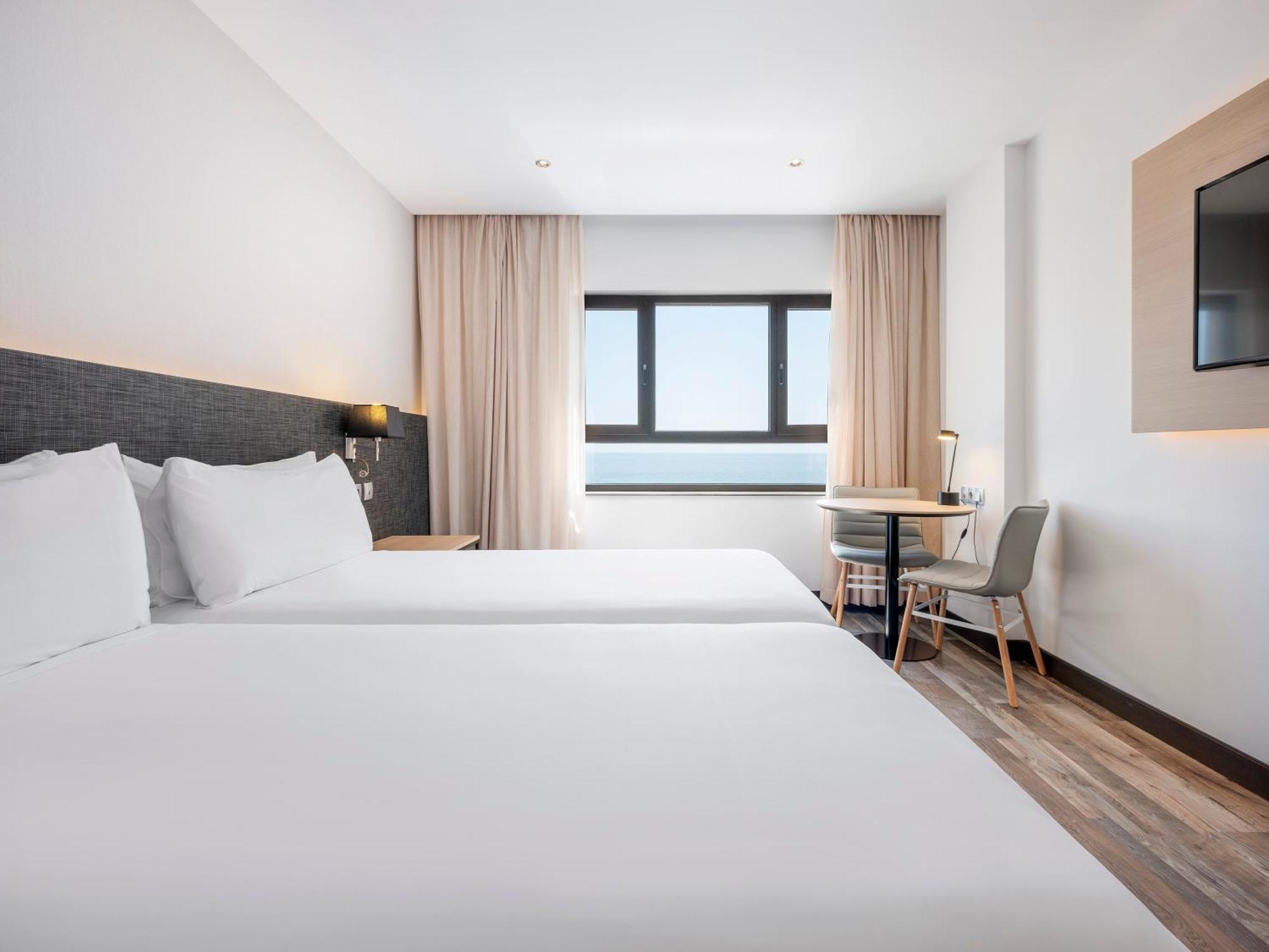 Hotel Cadiz Paseo Del Mar, Affiliated By Melia Bagian luar foto