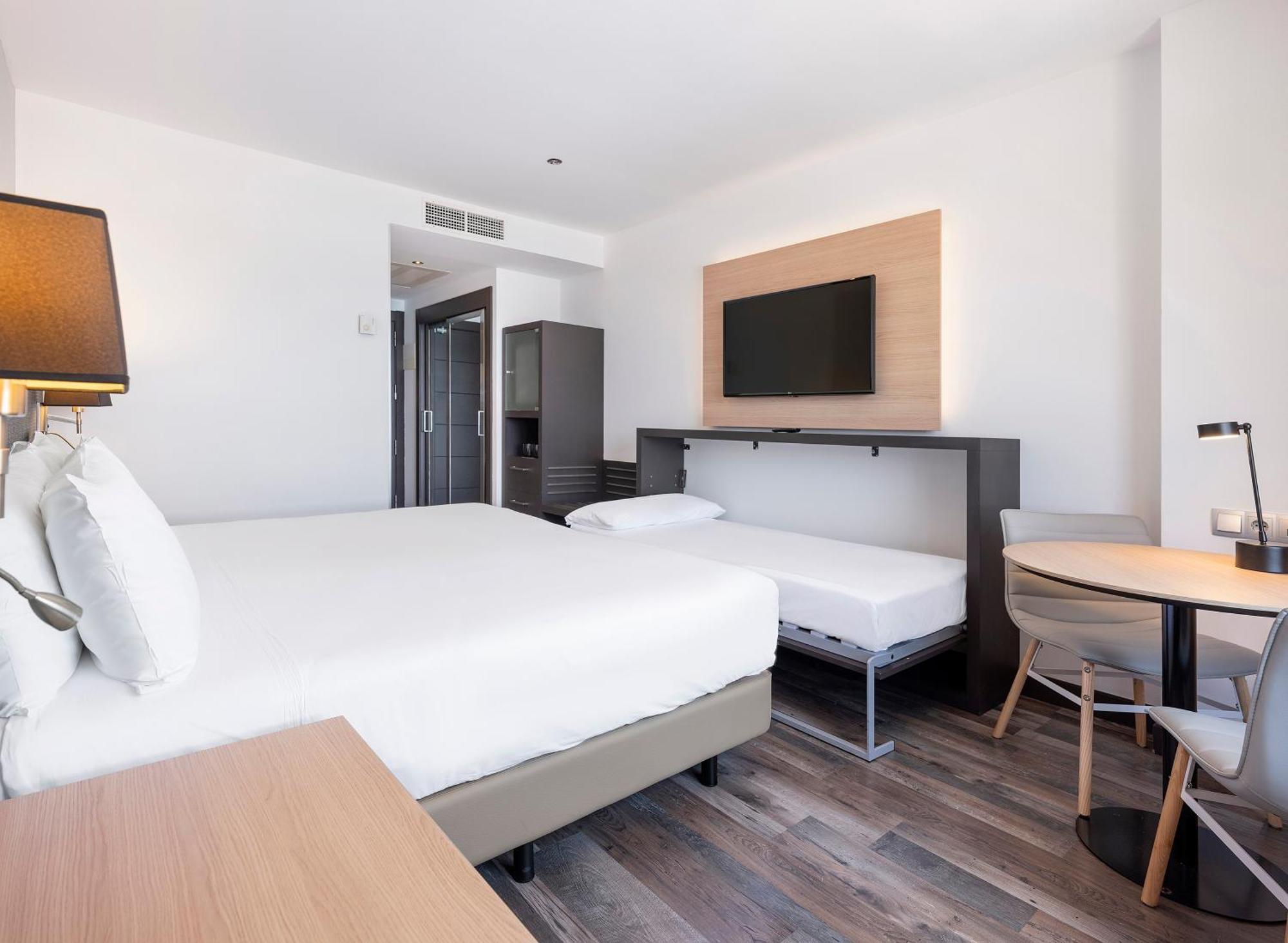 Hotel Cadiz Paseo Del Mar, Affiliated By Melia Bagian luar foto