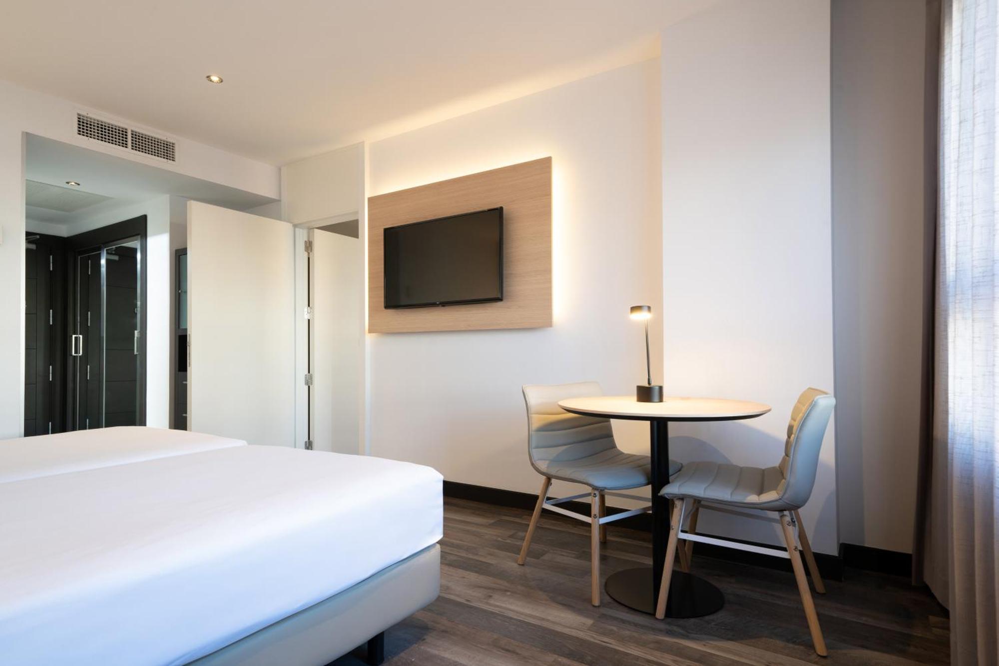Hotel Cadiz Paseo Del Mar, Affiliated By Melia Bagian luar foto