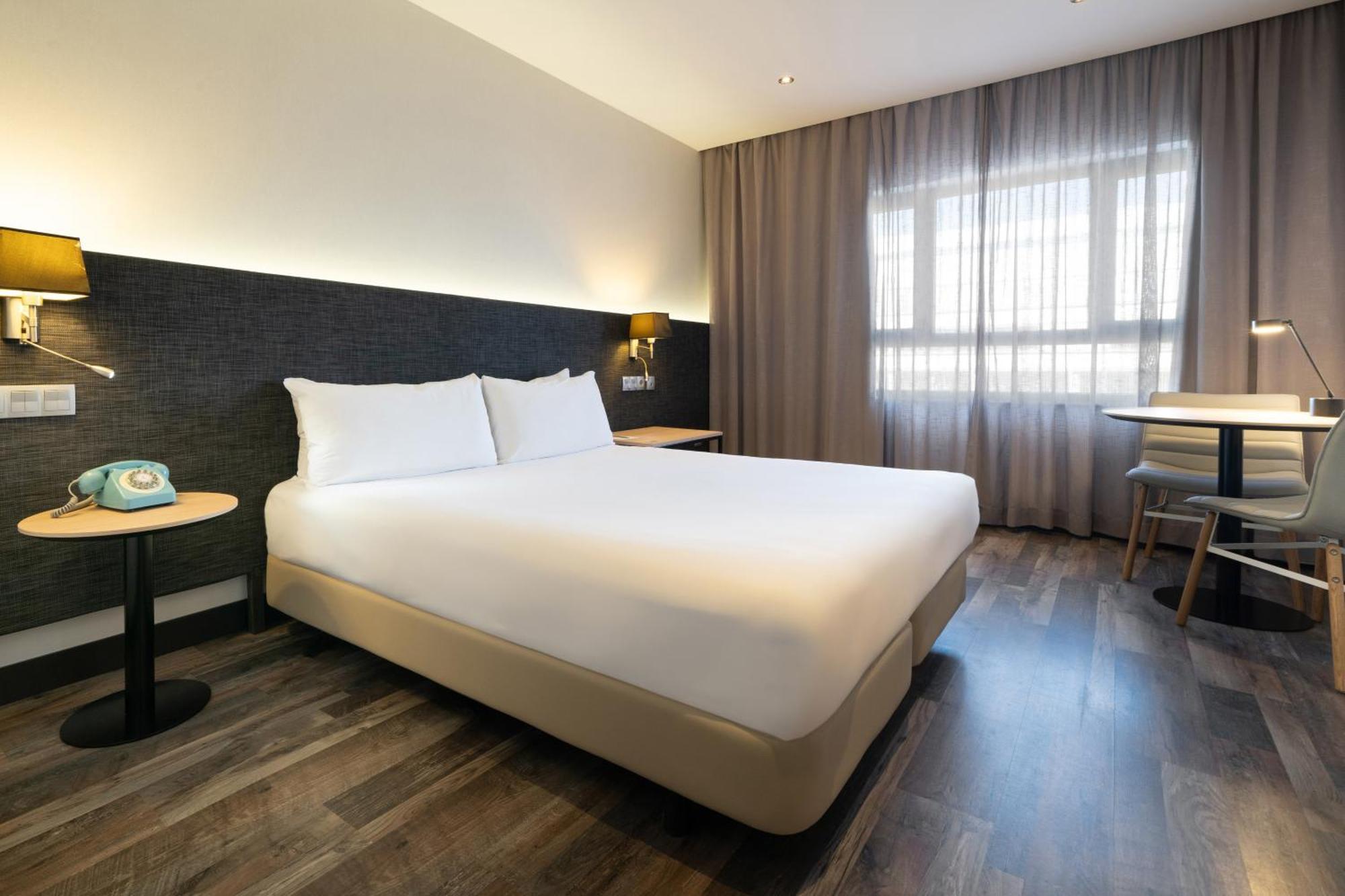 Hotel Cadiz Paseo Del Mar, Affiliated By Melia Bagian luar foto