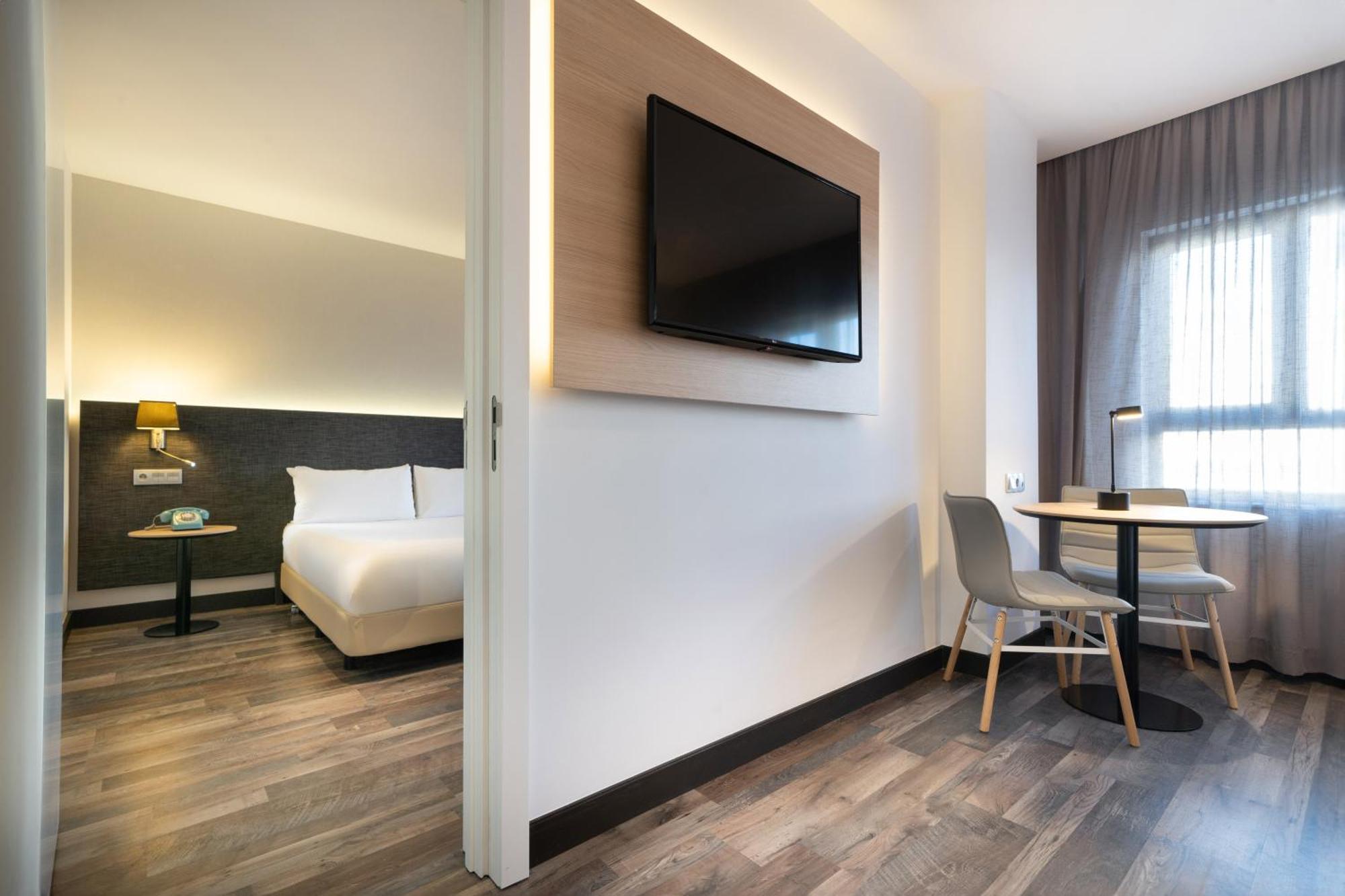 Hotel Cadiz Paseo Del Mar, Affiliated By Melia Bagian luar foto
