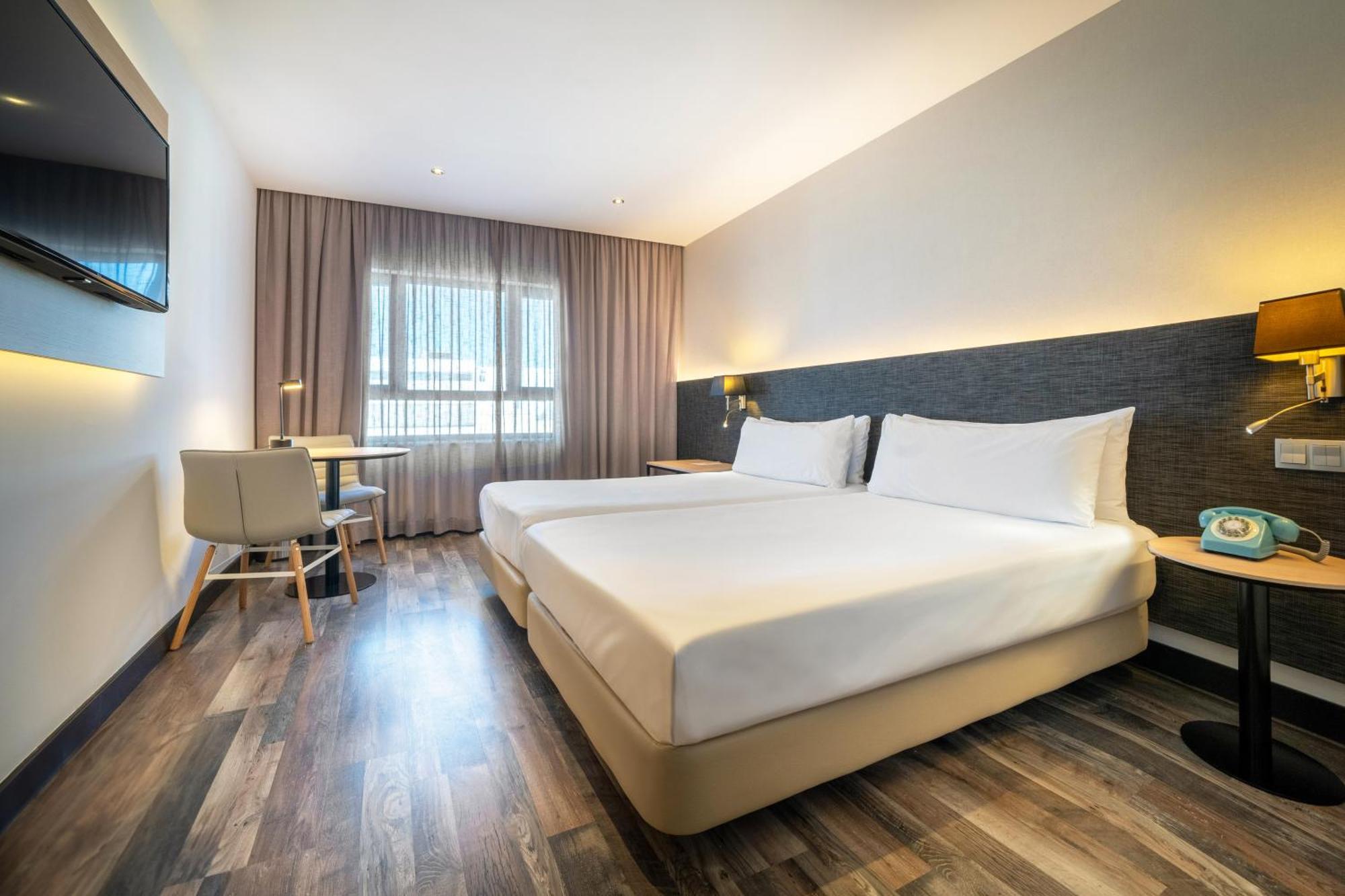 Hotel Cadiz Paseo Del Mar, Affiliated By Melia Bagian luar foto